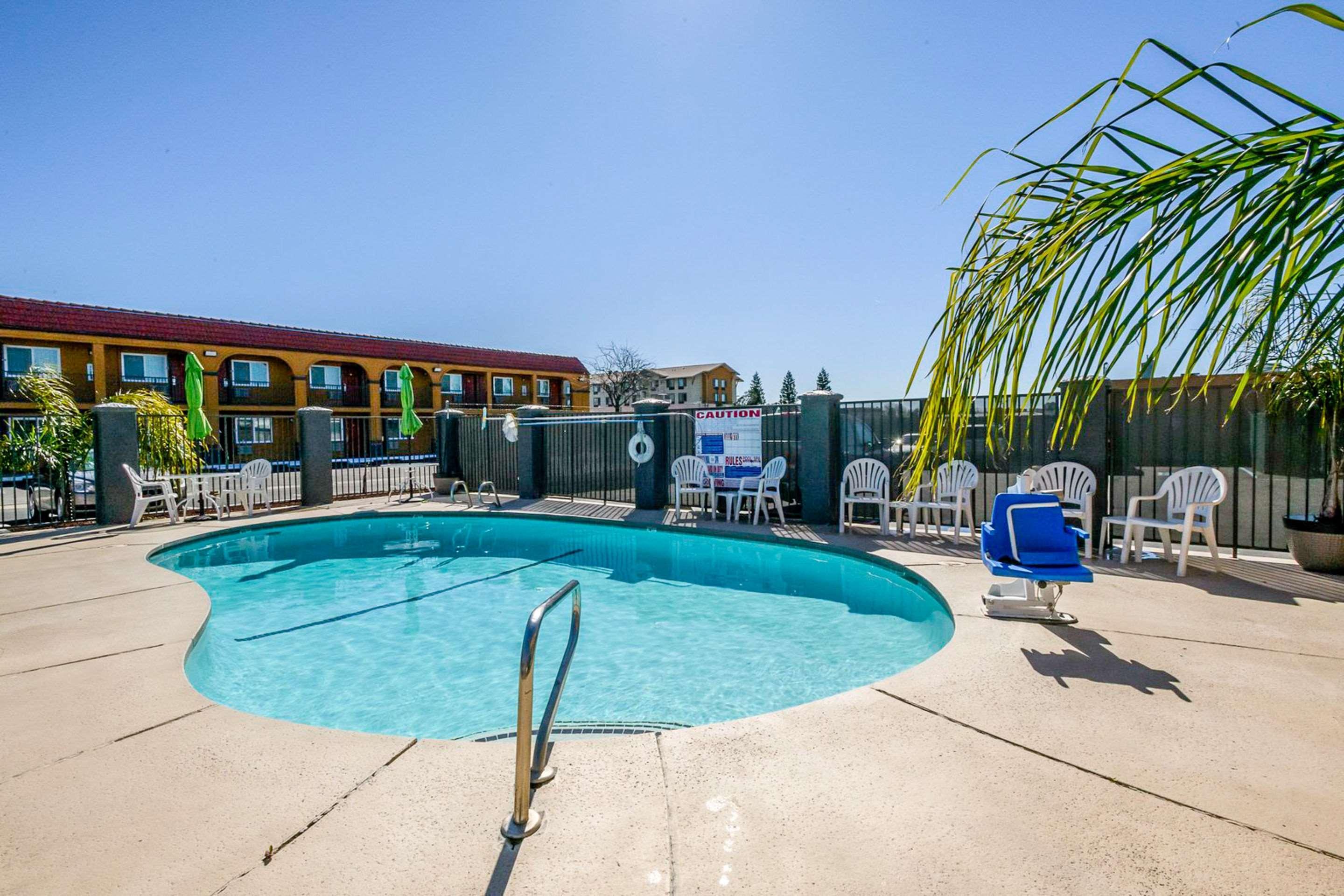 Quality Inn Redding Near I-5 Экстерьер фото