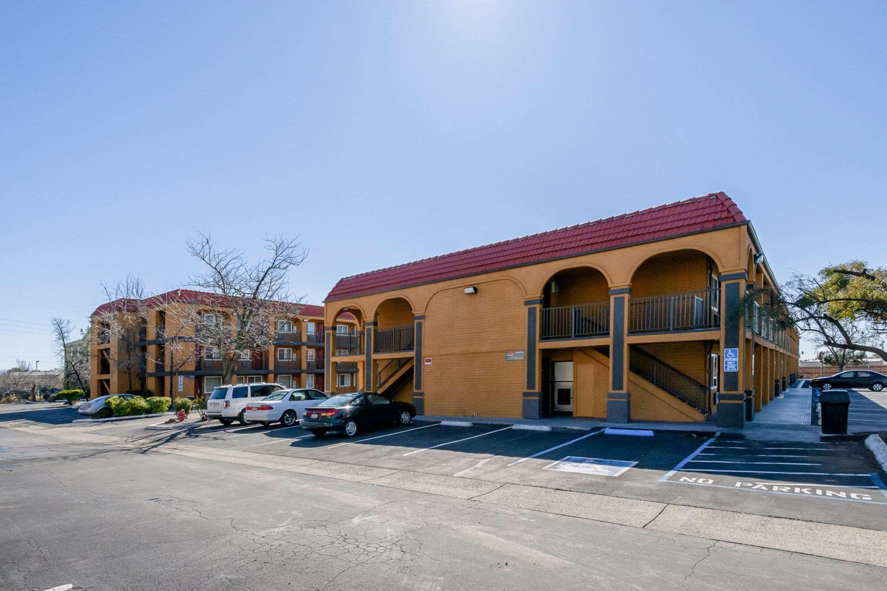 Quality Inn Redding Near I-5 Экстерьер фото