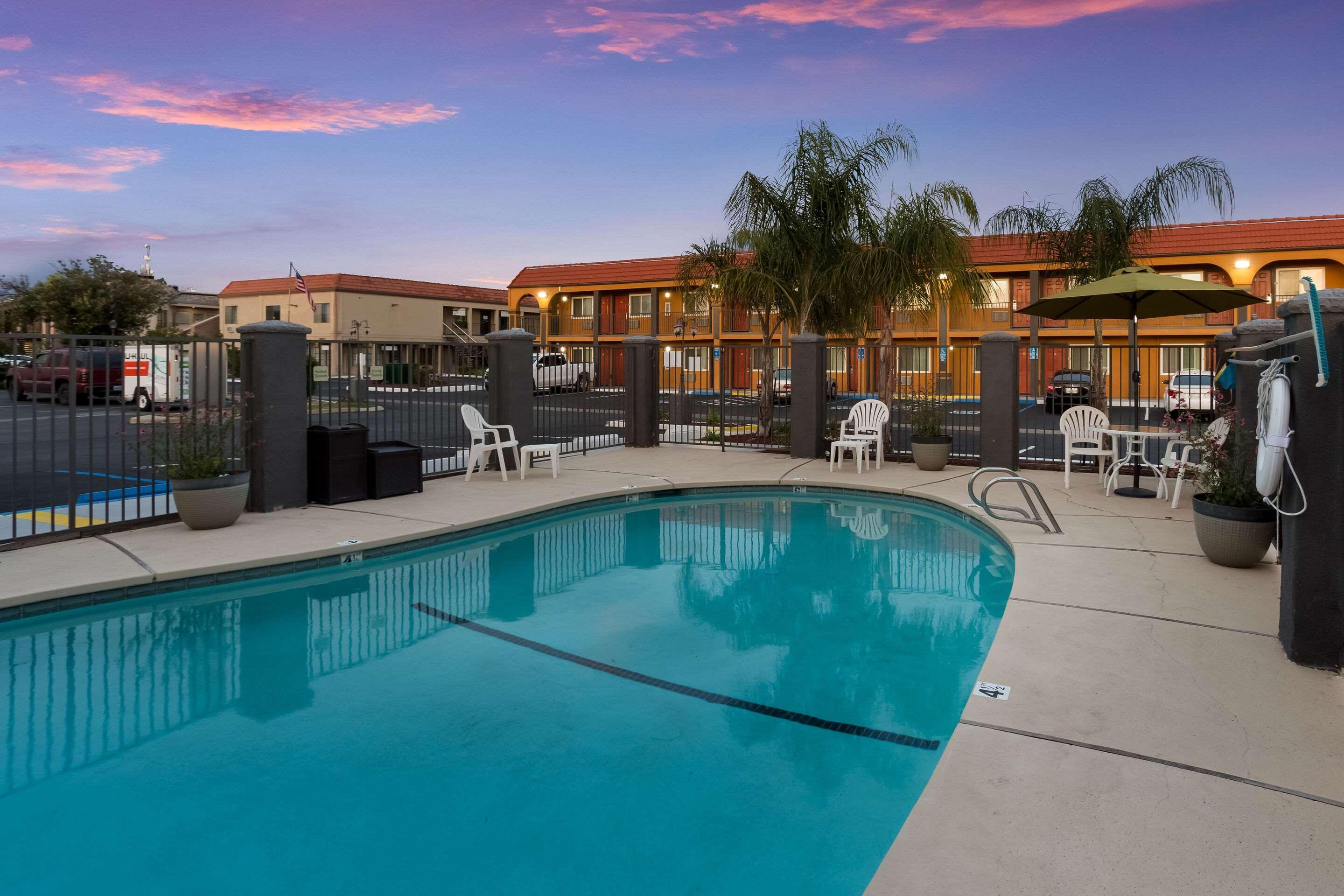 Quality Inn Redding Near I-5 Экстерьер фото