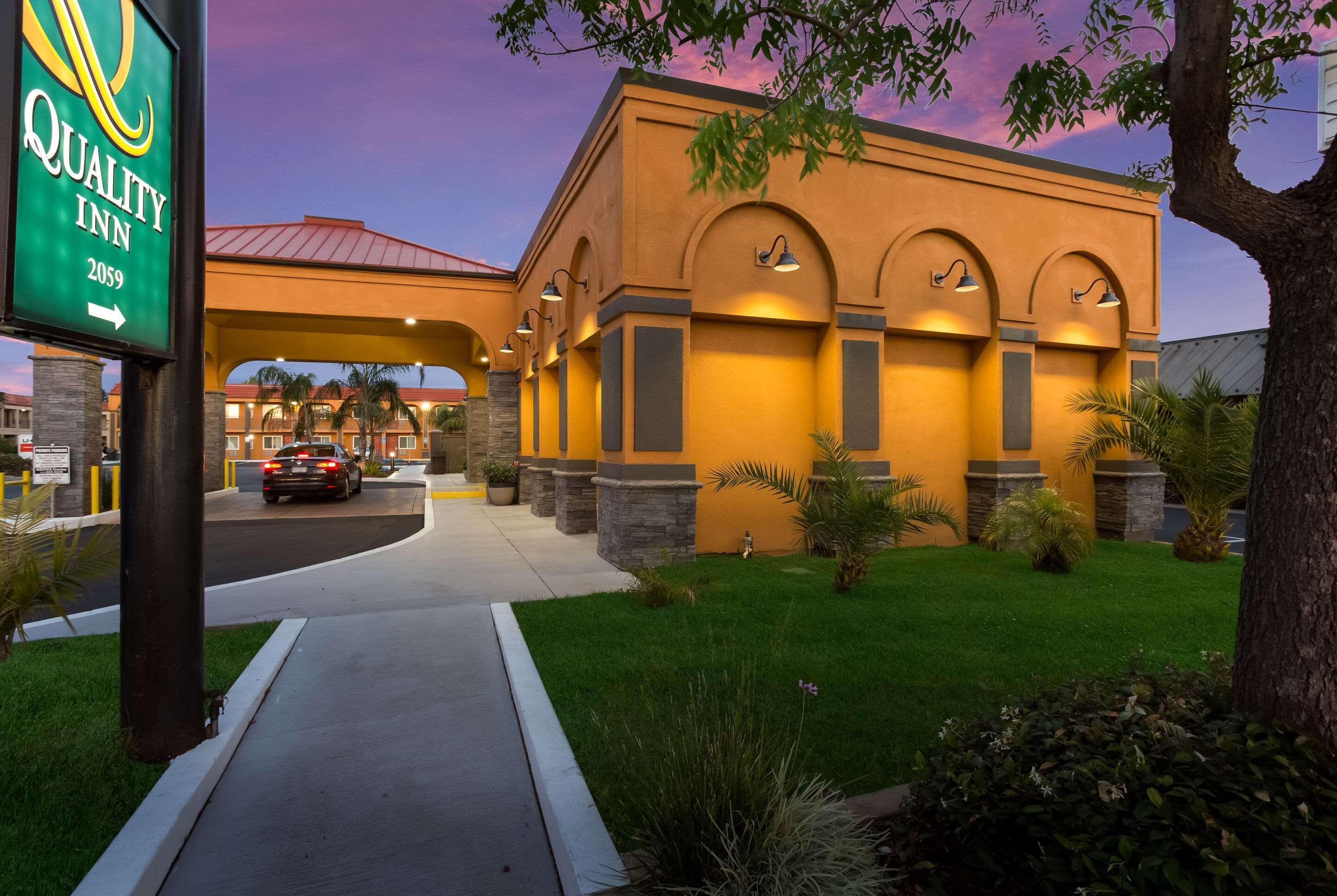 Quality Inn Redding Near I-5 Экстерьер фото