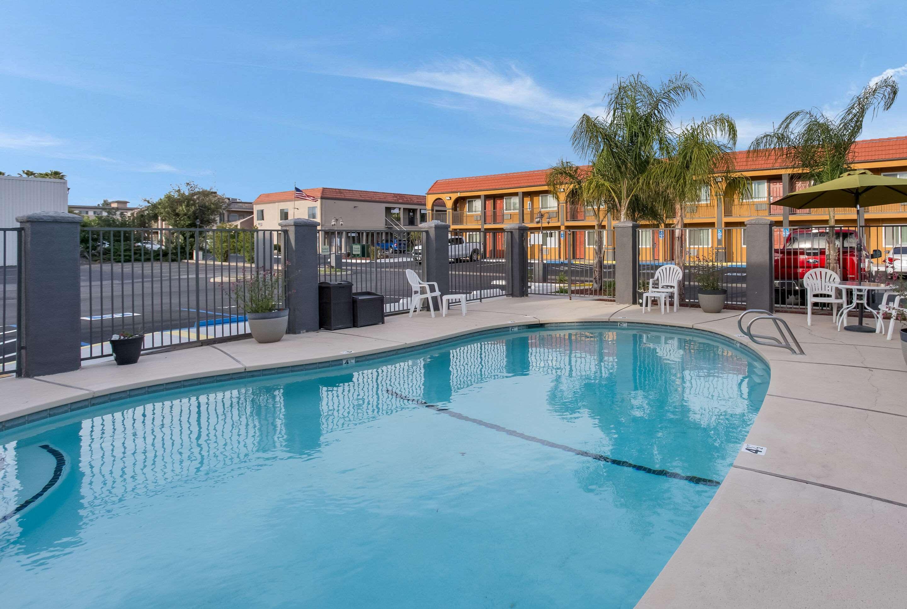 Quality Inn Redding Near I-5 Экстерьер фото