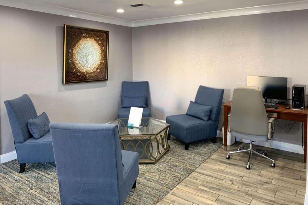 Quality Inn Redding Near I-5 Экстерьер фото