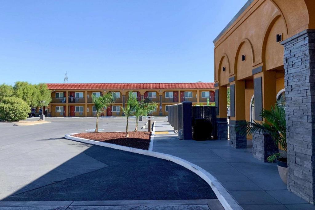 Quality Inn Redding Near I-5 Экстерьер фото