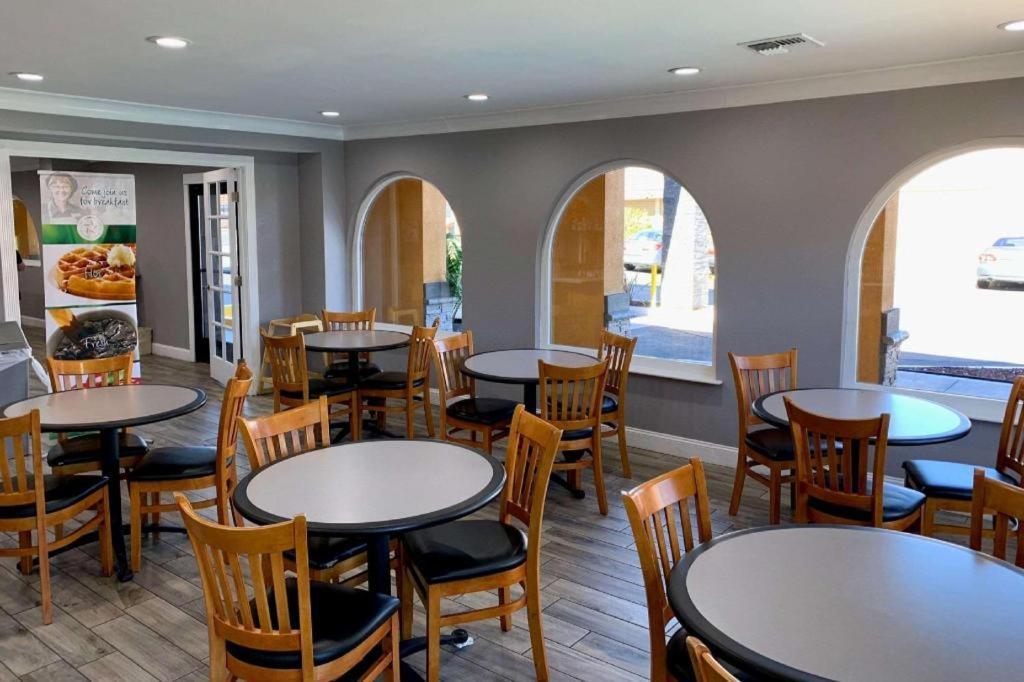 Quality Inn Redding Near I-5 Экстерьер фото