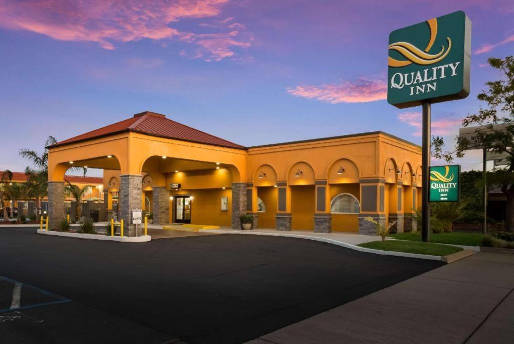 Quality Inn Redding Near I-5 Экстерьер фото