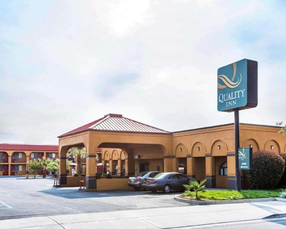 Quality Inn Redding Near I-5 Экстерьер фото